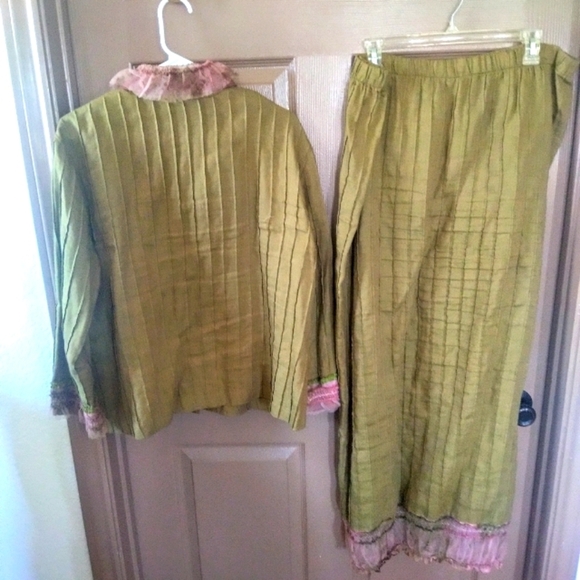 Ladies Two-Piece Set - Picture 2 of 14